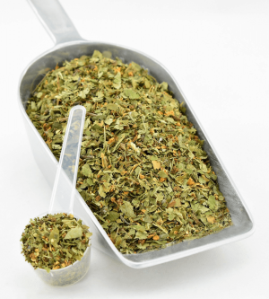 Weißdornblätter mit Blüten